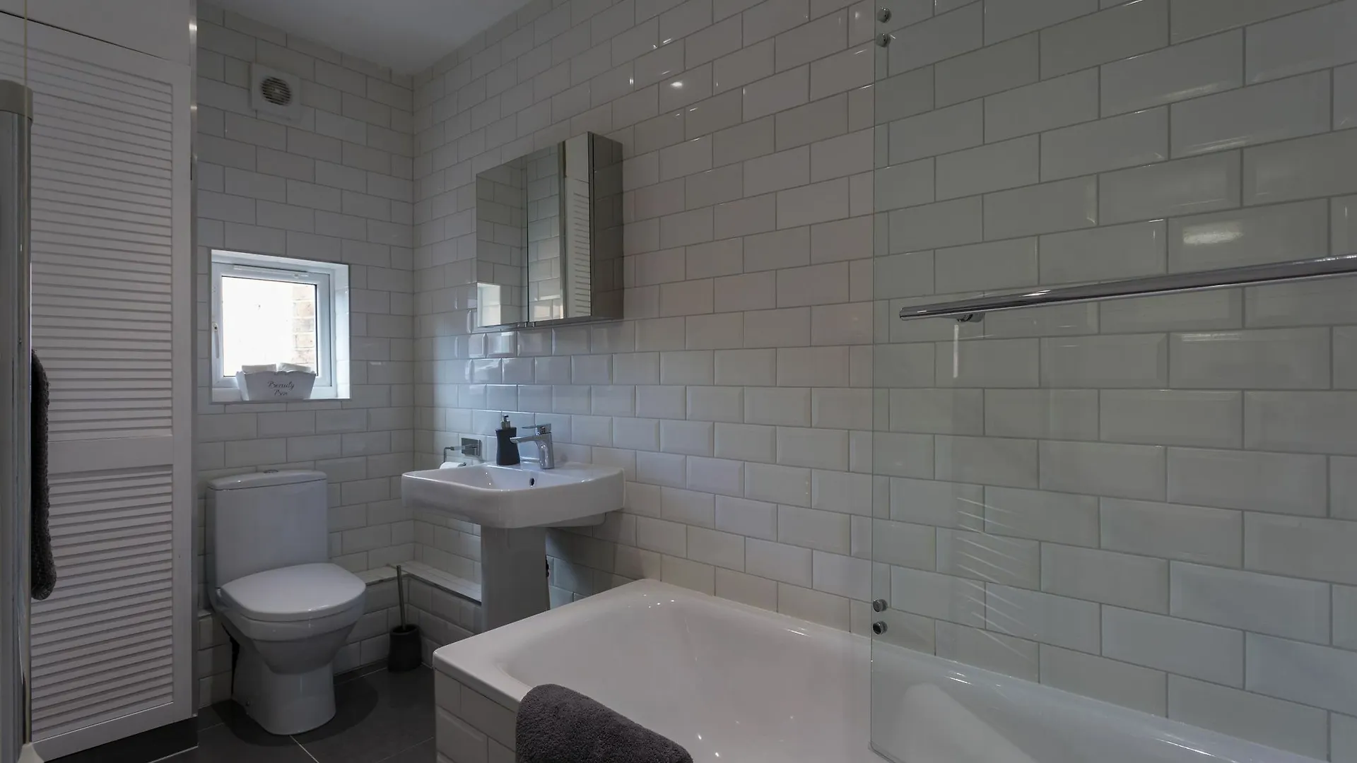 Ashton Road Serviced Accommodation Luton